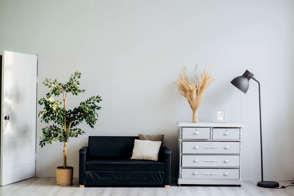 Einbauschrank aus Nussbaum, Büro Biel